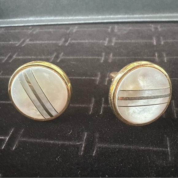 Vintage Gold Tone Cufflinks with Mother of Pearl Surface - Picture 1 of 6